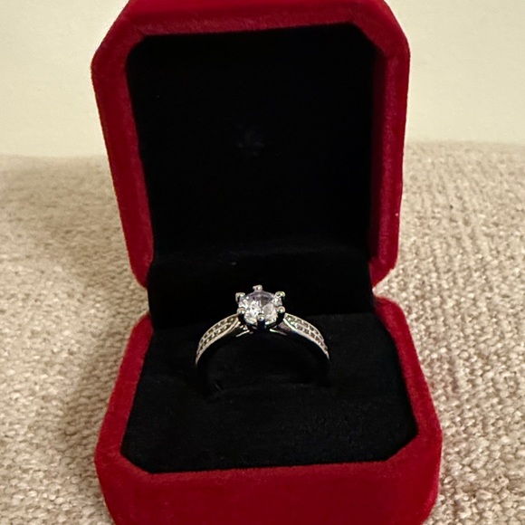 Classic occasions Silver cubic zirconia Women's Ring with Clear Stones Size 7” - Picture 3 of 8